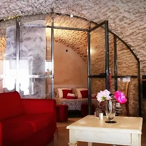 Maison d'hôtes De Charme Avec Plein D Authenticité Du 13 ème Siècle. 40m² 
